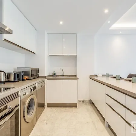 Letsmarbella - New 2br In Puerto Banus - Pool & Parking Apartment